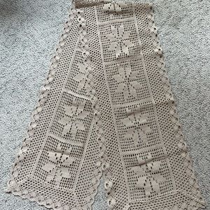 Vtg Handmade Crocheted Table Runner